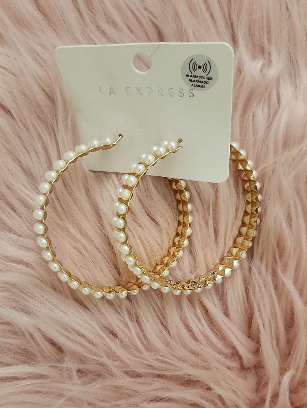 Brand New LA EXPRESS OVER-SIZED FAUX PEARL HOOP FASHION EARRINGS